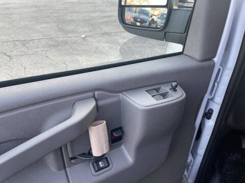 2025 Chevrolet Express 2500