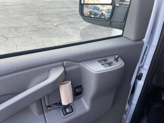 2025 Chevrolet Express 2500