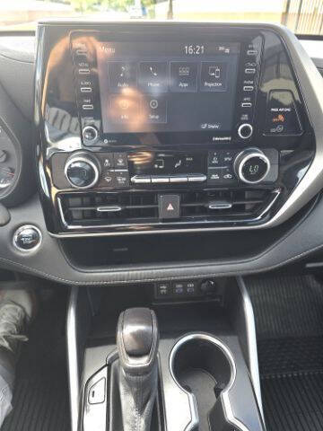 2022 Toyota Highlander L