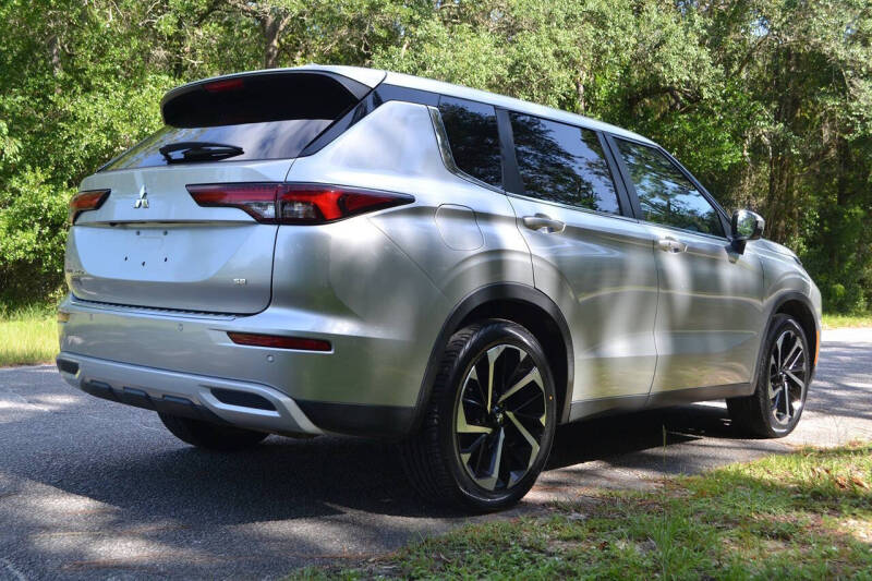 2022 Mitsubishi Outlander SE
