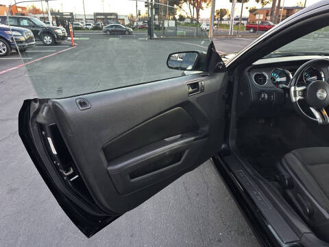 2014 Ford Mustang V6