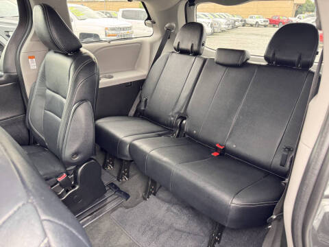 2019 Toyota Sienna SE 8-Passenger