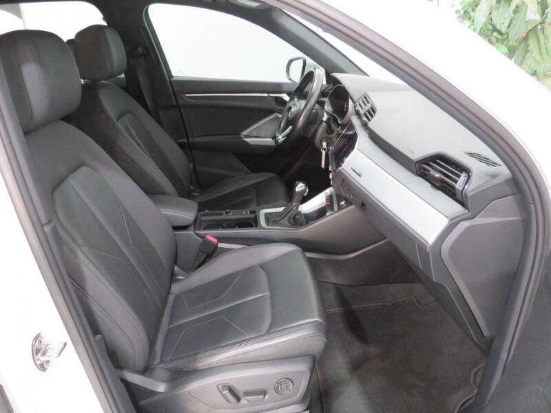 2021 Audi Q3 quattro Premium 40 TFSI