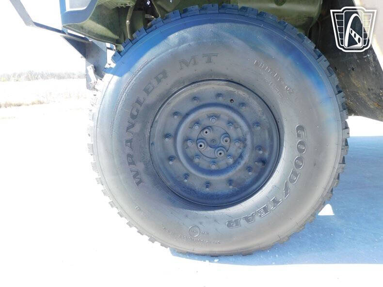 2002 AM General M1123