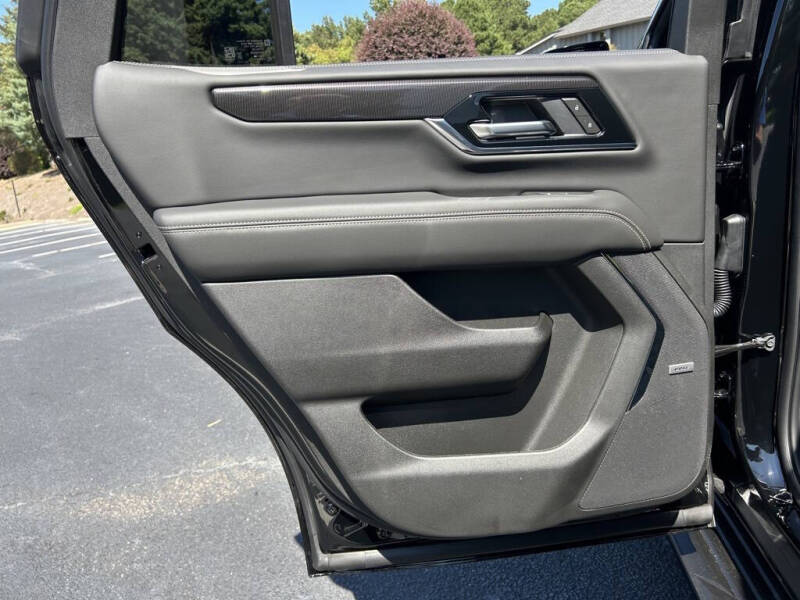 2025 GMC Yukon Elevation