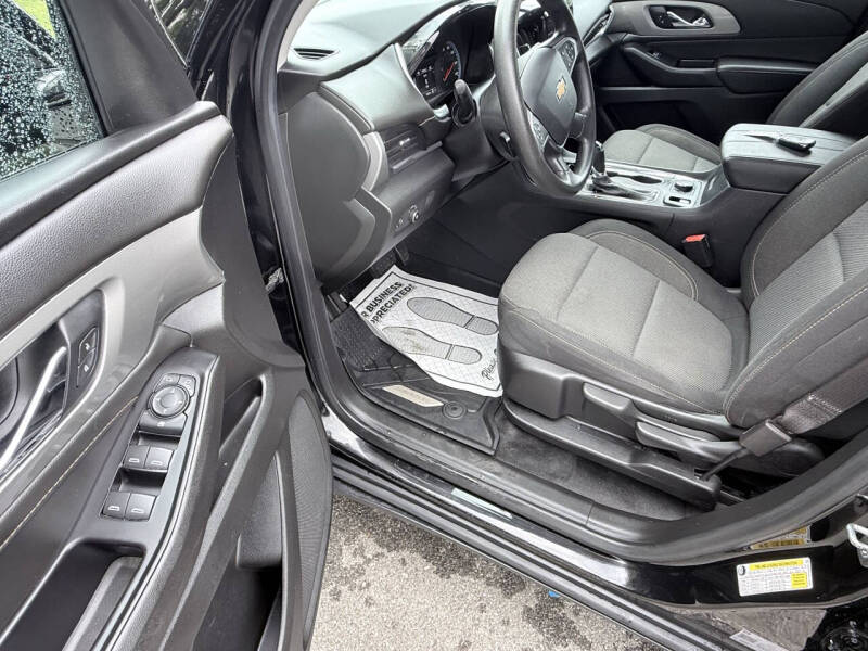 2020 Chevrolet Traverse LS - Photo 16