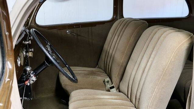 1936 Ford Custom 85