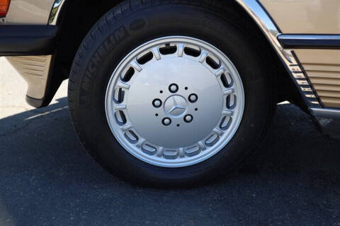 1986 Mercedes-Benz 560-Class 560 SL