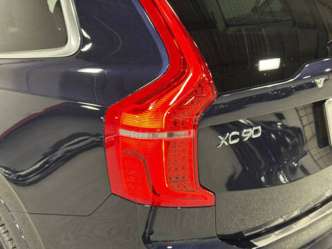 2016 Volvo XC90 T6 Momentum