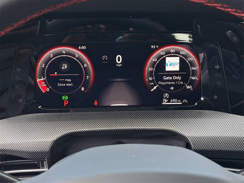 2025 Volkswagen Golf GTI SE