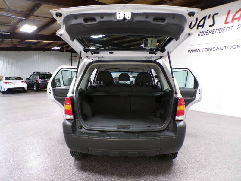 2005 Ford Escape XLS