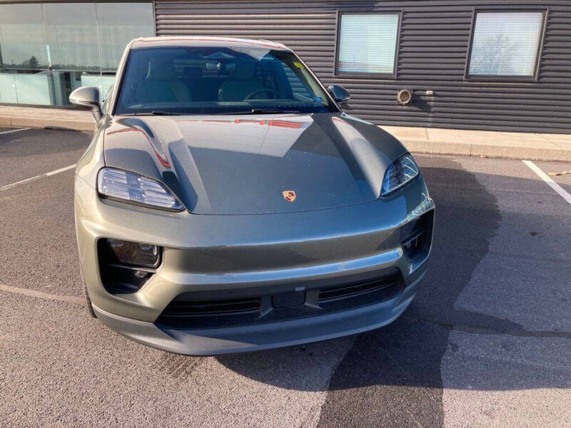 2025 Porsche Macan 4S Electric