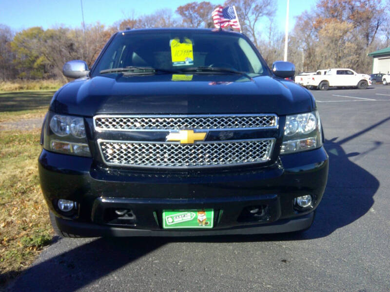 2013 Chevrolet Avalanche LT photo 2