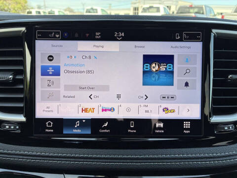 2027 Chrysler Pacifica Select