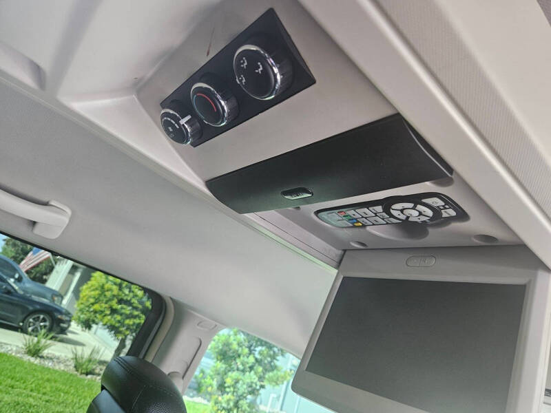 2016 Chrysler Town and Country Touring