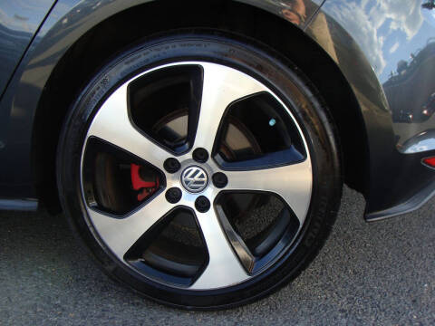 2017 Volkswagen Golf GTI S