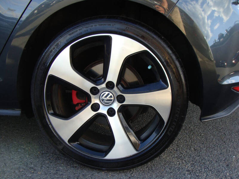 2017 Volkswagen Golf GTI S