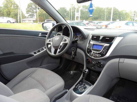 2012 Hyundai Accent GLS