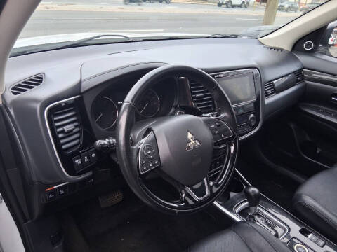 2017 Mitsubishi Outlander SEL