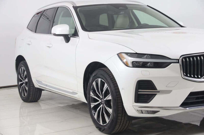 2023 Volvo XC60 B5 Plus Bright Theme