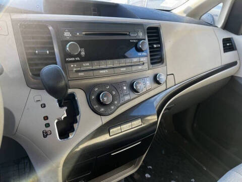2011 Toyota Sienna LE 7-Passenger