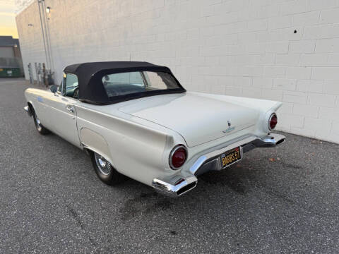 1957 Ford Thunderbird