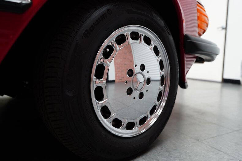 1986 Mercedes-Benz 560-Class 560 SL