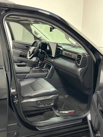 2023 Toyota Sequoia SR5