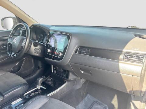 2020 Mitsubishi Outlander SE