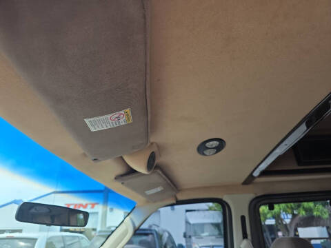 2003 Ford E-Series E-250 SD