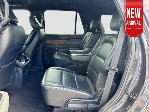 2023 Lincoln Navigator Standard
