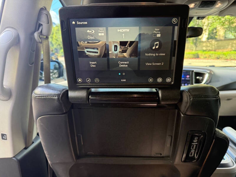 2017 Chrysler Pacifica Touring-L Plus
