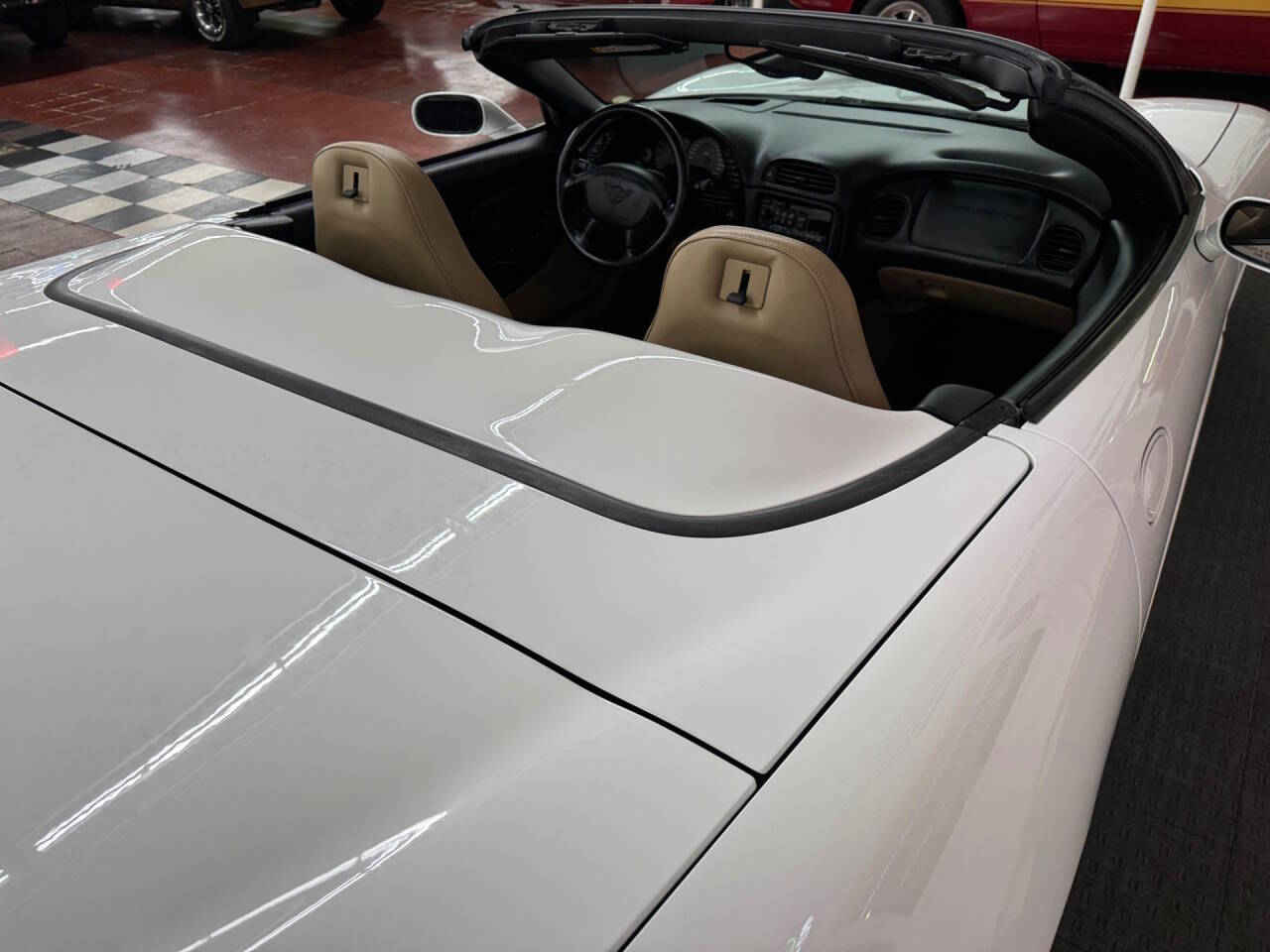 2004 Chevrolet Corvette 21
