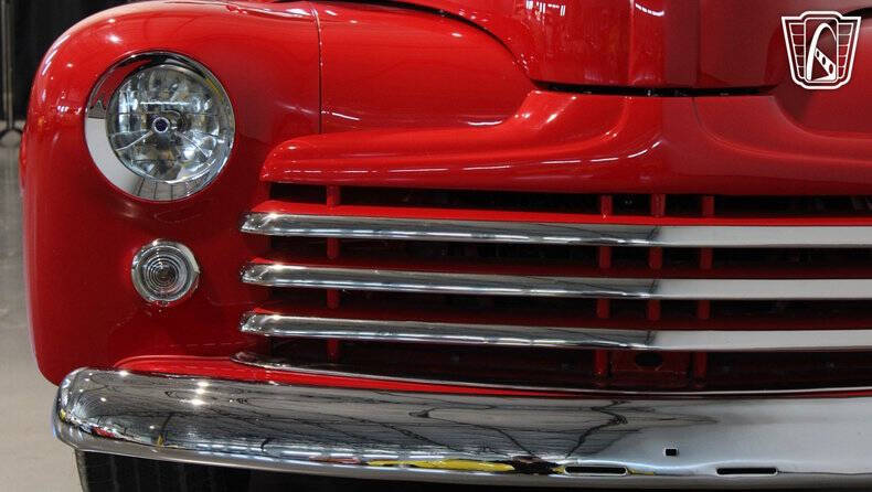 1948 Ford Deluxe