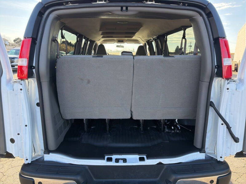 2024 Chevrolet Express LS 3500