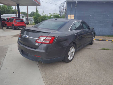 2015 Ford Taurus SEL