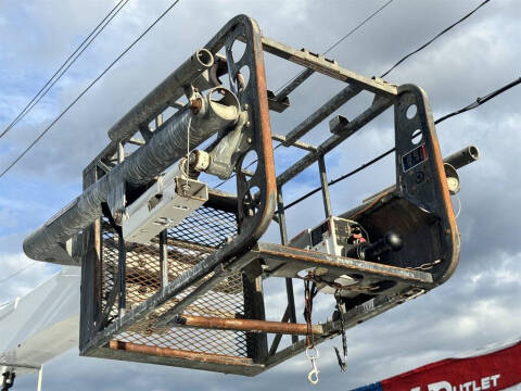 2019 Freightliner M2 106