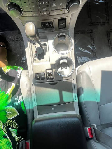 2010 Toyota Highlander SE