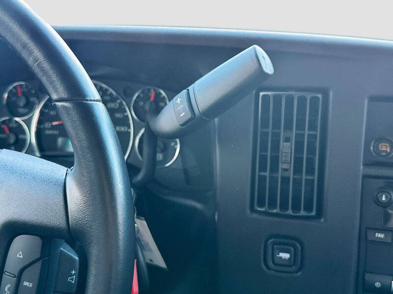 2023 Chevrolet Express 2500