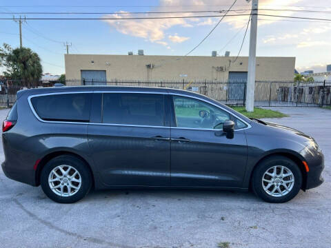 2017 Chrysler Pacifica LX