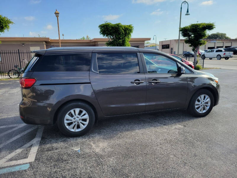 2015 Kia Sedona LX