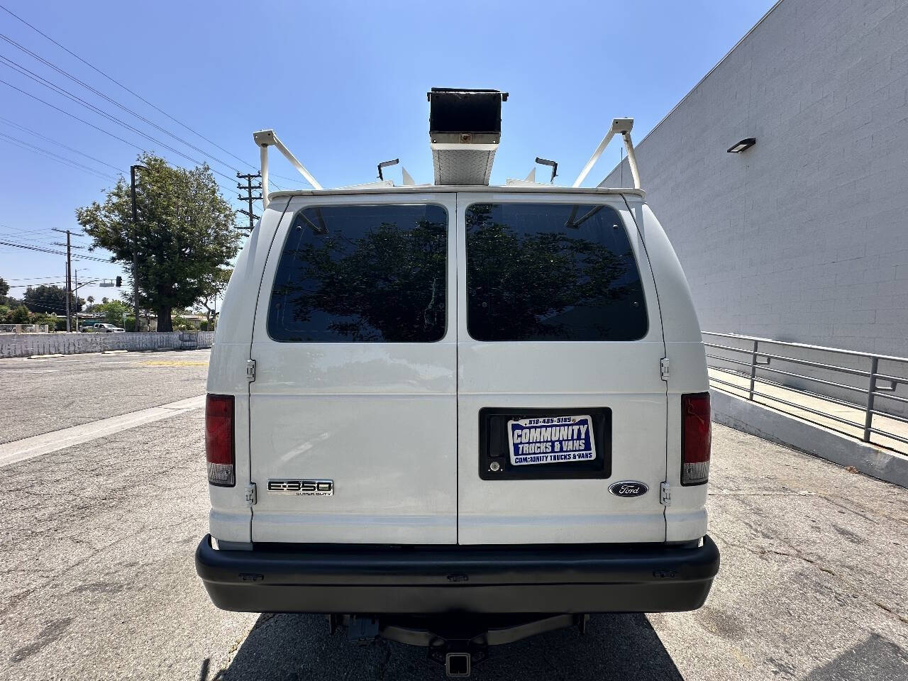 View vehicle photo 7