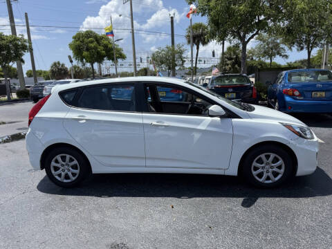 2012 Hyundai Accent GS
