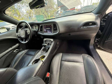 2021 Dodge Challenger SXT