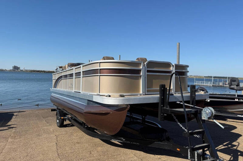 2020 Bennington 21 SF