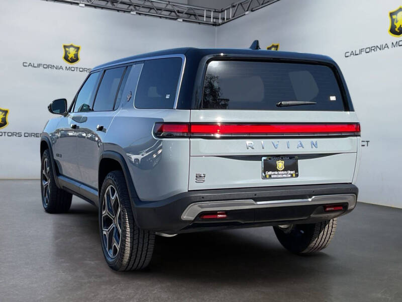 2025 Rivian R1S