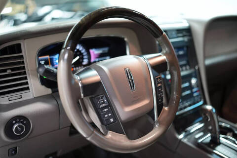 2017 Lincoln Navigator Select