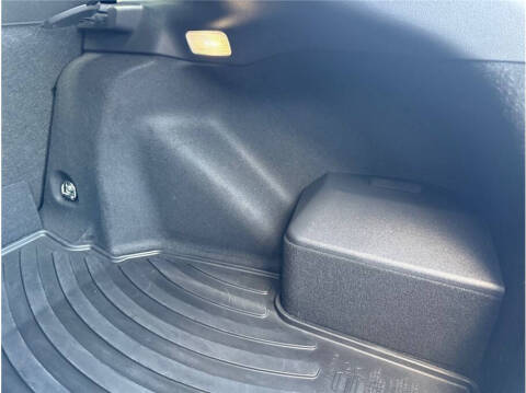 2023 Toyota Prius LE