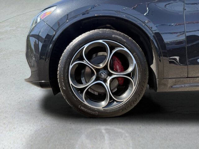 2022 Alfa Romeo Stelvio Veloce