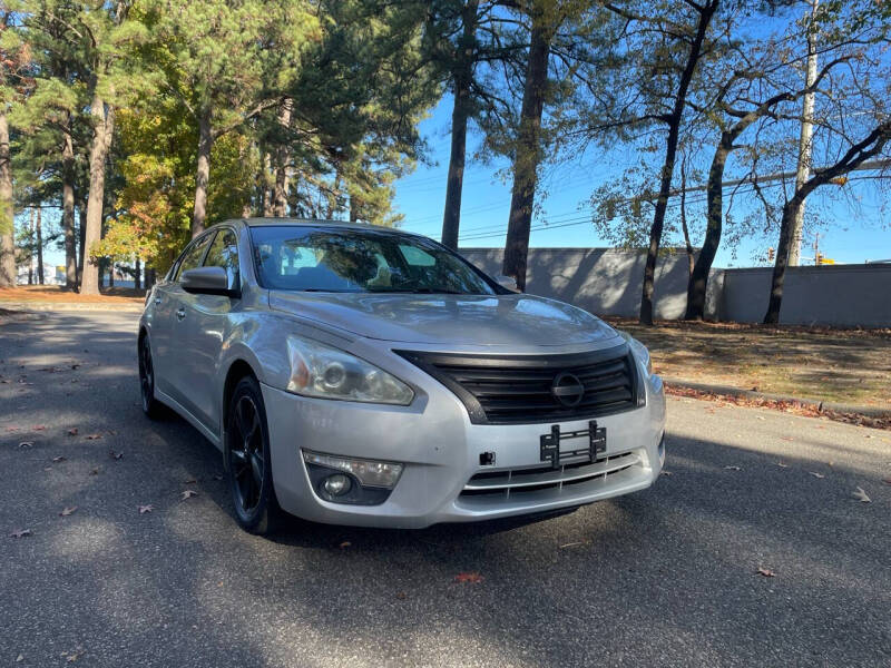 2014 Nissan Altima SV photo 8